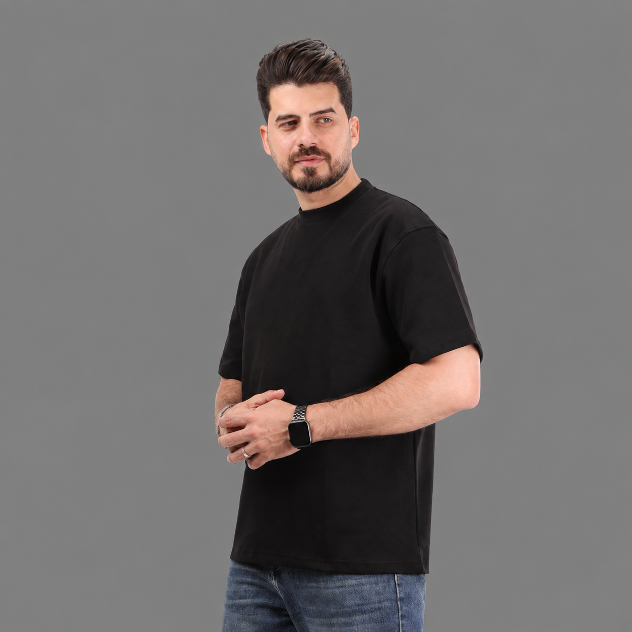 YA Signature Tee – Black Edition - الصورة 4